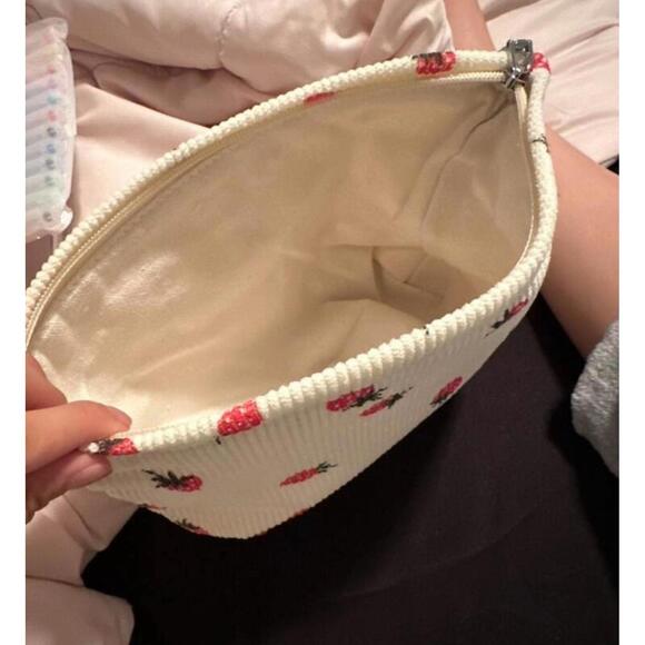 makeup bag - Picture 2 of 2